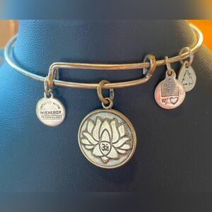 Alex and Ani Lotus Peace Petals Charm Bangle Bracelet Gold Tone 2014 Energy